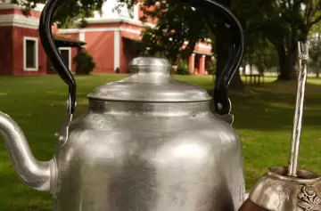 Cómo limpiar el sarro de tu pava con métodos caseros eficaces