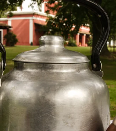 Cómo limpiar el sarro de tu pava con métodos caseros eficaces