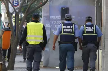 Insólito: pareja de policías se tiroteó y el varón está grave