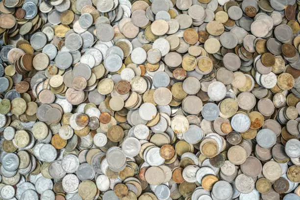 Las monedas simbolizan abundancia en Navidad.