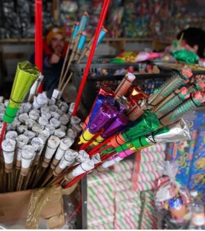 La Ley provincia 8.632 prohíbe la venta de pirotecnia.