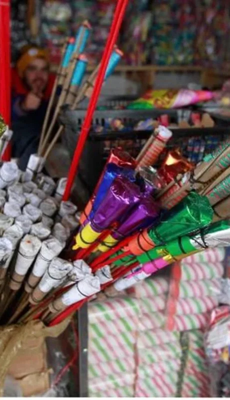 La Ley provincia 8.632 prohíbe la venta de pirotecnia.