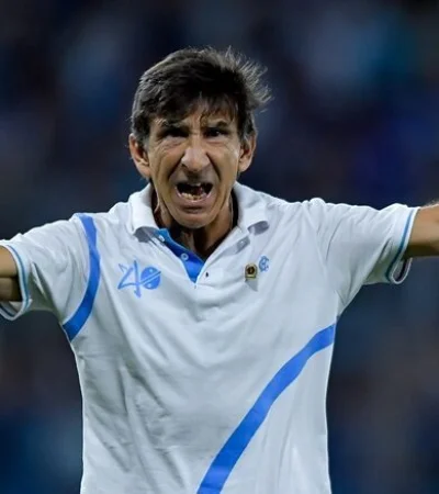 El entrenador de Racing está preocupado por su plantel