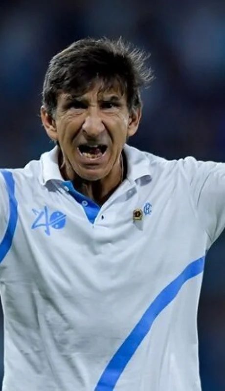 El entrenador de Racing está preocupado por su plantel