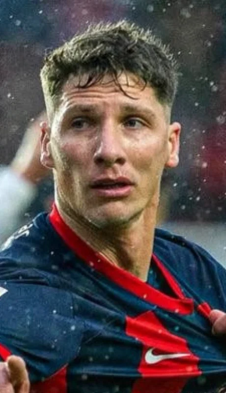 Gastón Campi tiene buena relación con Milito. ¿Volverá a Avellaneda?