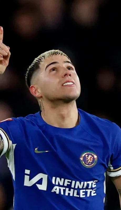 Enzo Fernández quiere ver a sus ex compañeros.