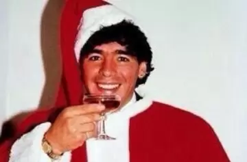 El video navideño de Diego Maradona que explota en redes sociales
