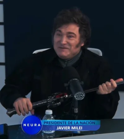 La Espada de Leono: el regalo simbólico que recibió Javier Milei