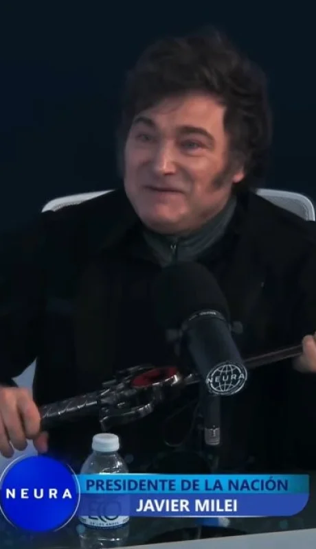 La Espada de Leono: el regalo simbólico que recibió Javier Milei