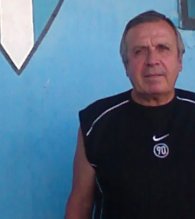 Un verdadero Loco lindo del fútbol.