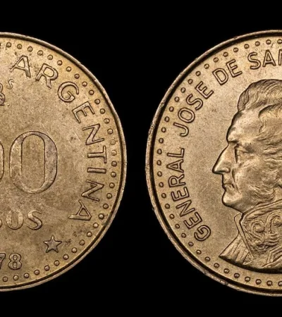 A revolver los cajones de casa.