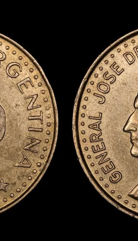 A revolver los cajones de casa.