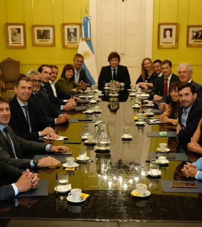 Milei, Karina y Martín Menem con los radicales