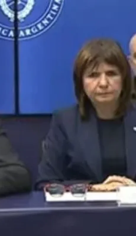 Las carteras de Seguridad y Relaciones Exteriores trabajan en conjunto para dar con el paradero y liberación del uniformado argentino.