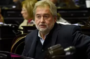 La deserción de Mirabella destapa el riesgo de más fugas en las filas de UxP