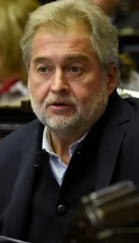 Mirabella apagó la luz de su banca y se despidió del PJ para formar un bloque autónomo.