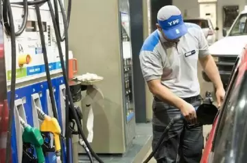 Golpe al bolsillo: desde el próximo viernes suben los combustibles otra vez