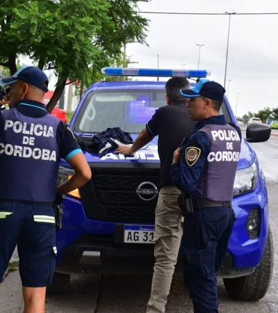 La policía actuó rápidamente para detener al sujeto