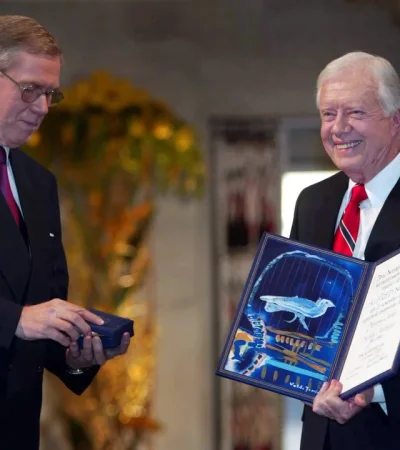 Jimmy Carter recibió el Nobel en 2002