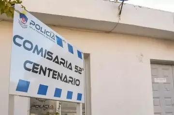 Un bebé fue rescatado luego de que sus padres lo dejaran en el auto para ir a bailar