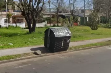 Encontraron fetos en frascos en la basura en un contenedor
