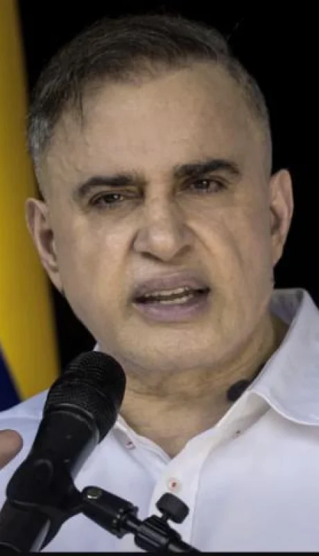 El duro fiscal chavista garantizó la integridad del gendarme.