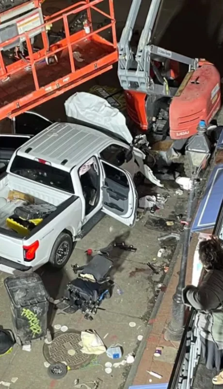 Un conductor atropelló y mató al menos a 10 personas.