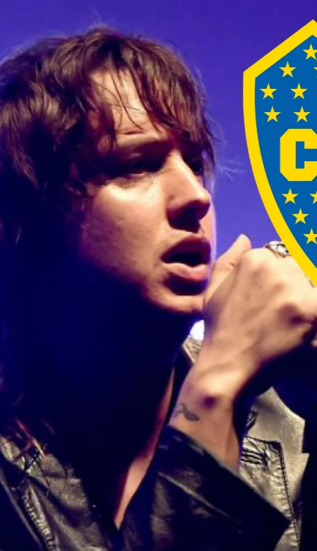 Julián Casablancas jugó al futbol con la camiseta de Boca.