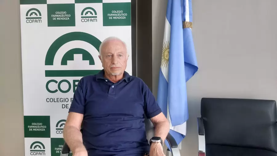 Ricardo Aizcorbe, farmacéutico y miembro del Colegio Farmacéutico de Mendoza. Foto: Daniel Gallardo