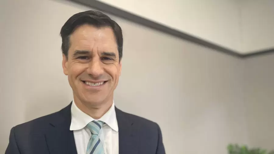 Mark McCrindle, investigador australiano, autor del artículo que da lugar a la nota.