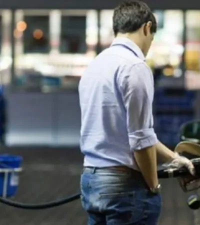 Se viene el autoservicio de combustibles en la Argentina/