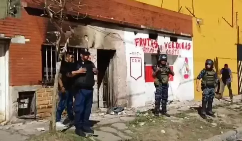 Vecinos intentaron prender fuego un búnker narco.