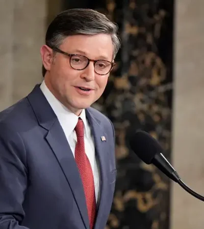 Mike Johnson será el hombre del presidente electo para conducir el debate de la agenda gubernamental en la cámara baja del Congreso.