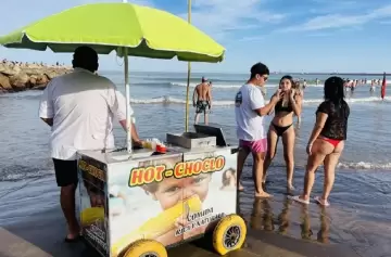 Cuanto cuesta el pancho y la coca en Mar del Plata