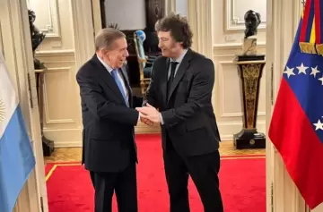 El electo presidente venezolano Edmundo González Urrutia está reunido con Milei