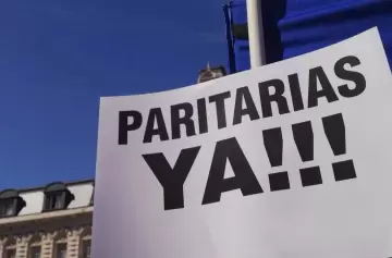 Subas moderadas y ajustes pendientes: el retrato de las paritarias 2024