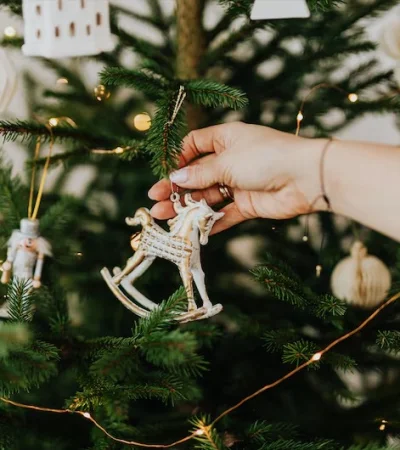 Algunos desarman el árbol tras el día de Reyes