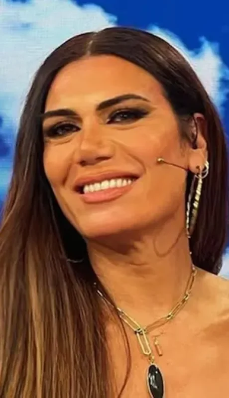 Todas las posibilidades laborales de Flor de la V.