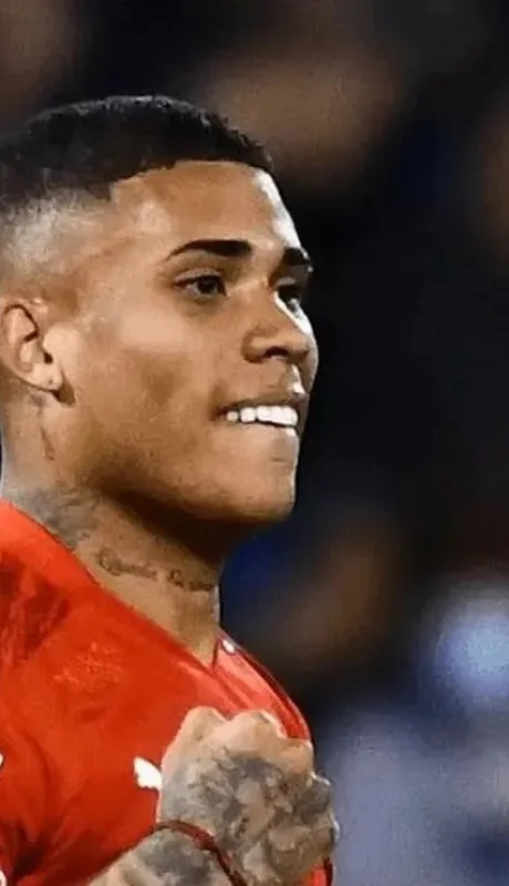 Ayrton Costa ya es refuerzo de Boca