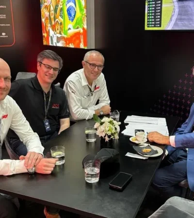 La Fórmula 1 podría llegar a Argentina en el Daniel Scioli junto a Stefano Domenicali y Torben Olsen en San Pablo./