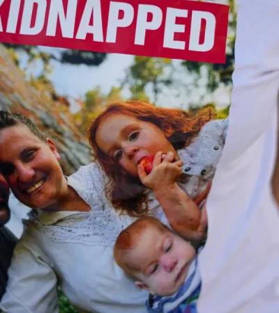 La familia argentino-israelí podría quedar en libertad si se confirma su presencia en el listado.