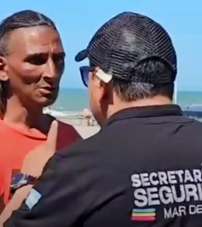 Playa Bristol. El lugar donde el 'trapito' cobra por "cuidar".