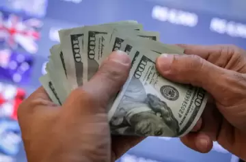Se dispara el dólar en Argentina en una jornada con mal clima global