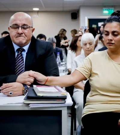 El defensor y la acusada frente a un juicio por jurados. (Foto: web)