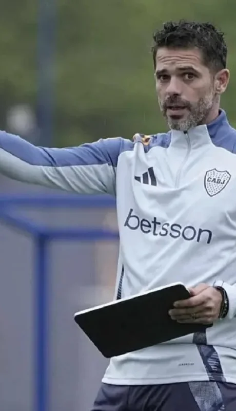 Gago y la comisión directiva buscan reemplazante para Chiquito.