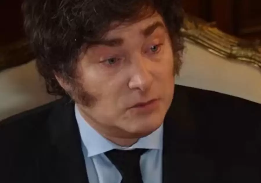 "¿Quién carajo se creen que son para exigir a alguien opinar? Eso demuestra el ombliguismo del periodismo" (J. Milei)