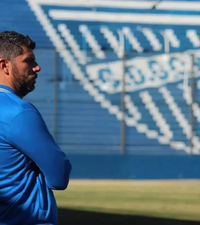El equipo al mando de Pedernera viajó a Chile.