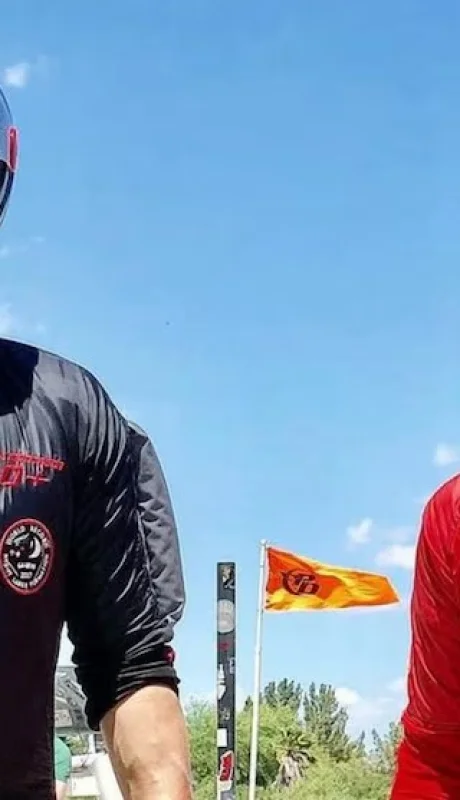 Paracaidistas argentinos conquistan un récord Guinness con un salto inédito