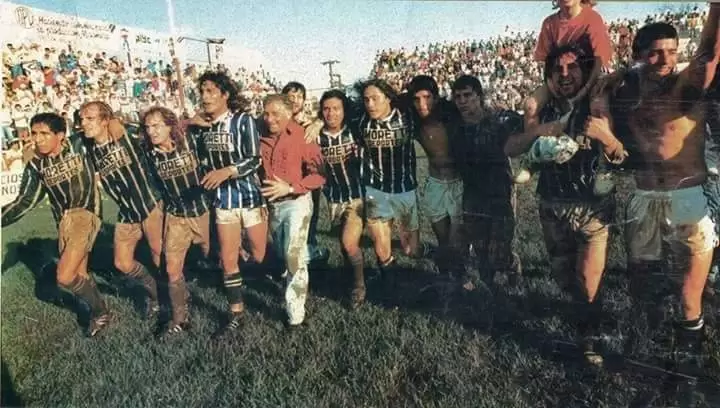 Los inolvidables héroes del barro, que lograron el ascenso ante Guaraní en Misiones