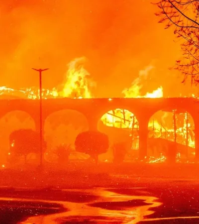 Las llamas de Eaton Fire